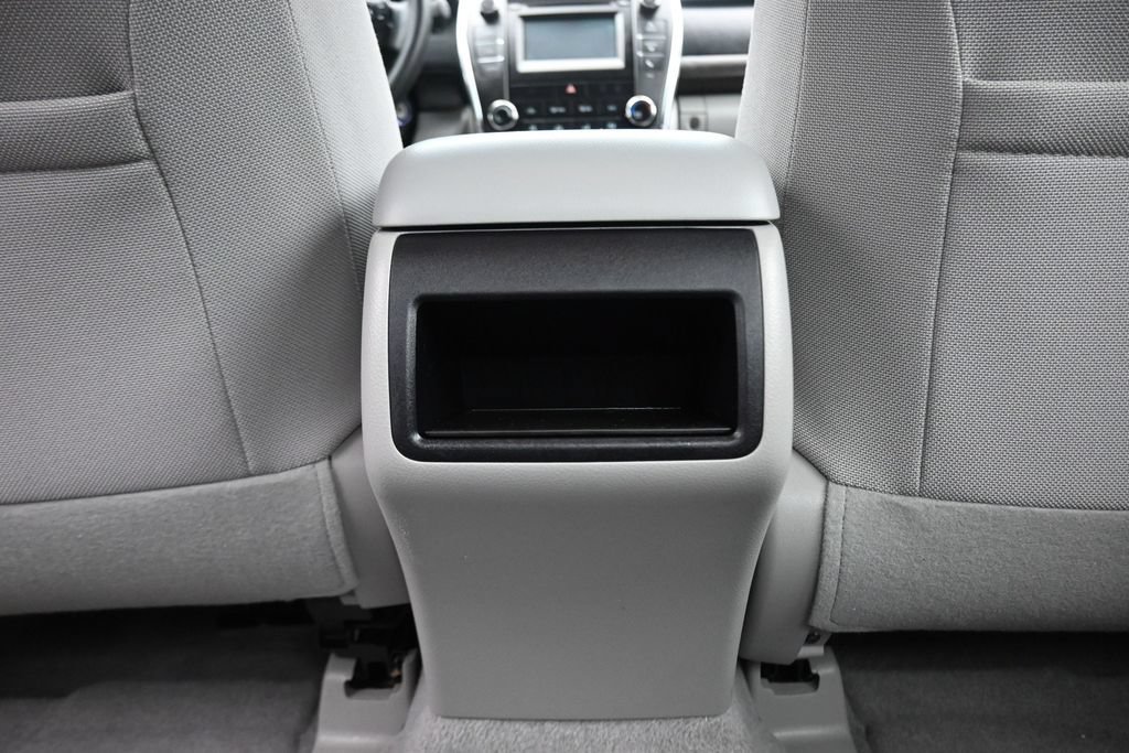 Used 2017 Toyota Camry LE FWD image 32