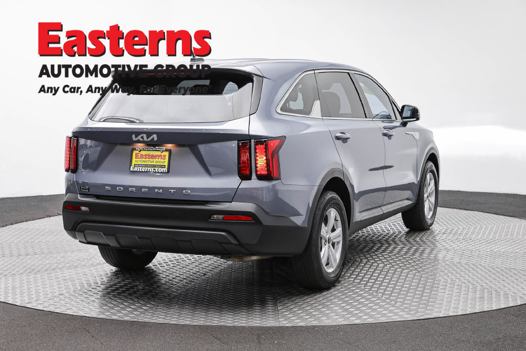 Used 2022 Kia Sorento LX FWD image 6