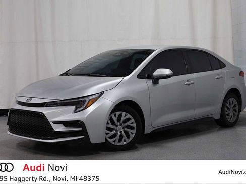 Used 2023 Toyota Corolla SE image 1