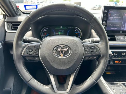 Used 2022 Toyota RAV4 XSE AWD/4WD image 8