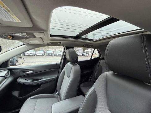 Used 2022 Buick Encore GX Select w/ Experience Buick Package image 19