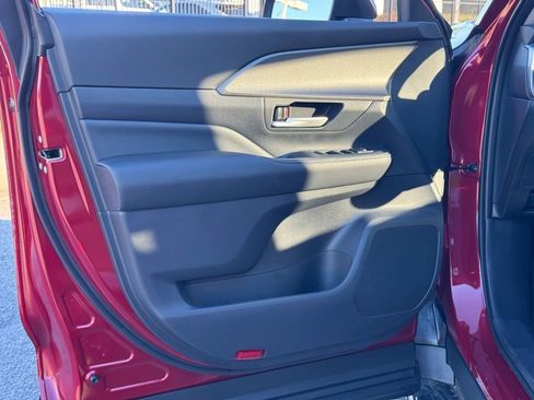 Used 2025 Toyota Grand Highlander FWD image 21