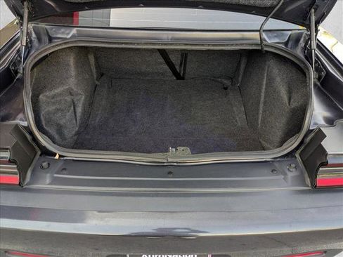 Used 2019 Dodge Challenger SXT image 6