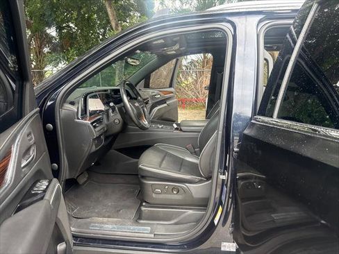 Used 2022 Cadillac Escalade ESV Premium Luxury AWD/4WD image 17