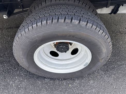 Used 2026 Ford E-450 and Econoline 450 Super Duty w/ Interior Upgrade Package image 22