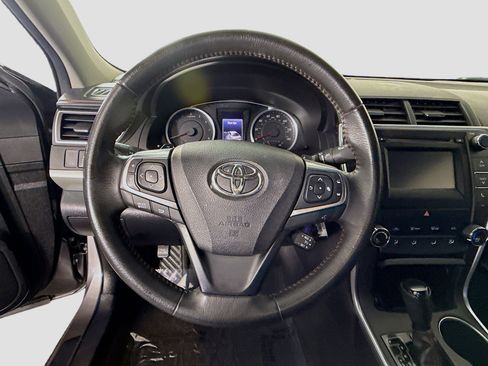 Used 2017 Toyota Camry SE image 13