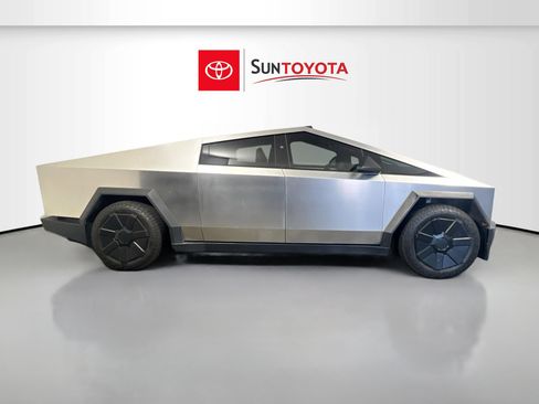 Used 2024 Tesla Cybertruck Cyberbeast AWD/4WD image 2