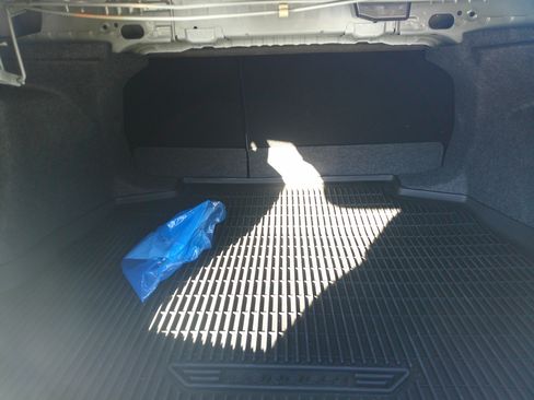 Used 2025 Toyota Corolla LE image 31