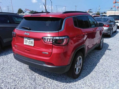Used 2024 Jeep Compass Latitude AWD/4WD image 3