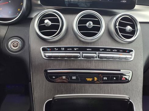 Used 2021 Mercedes-Benz GLC 300 4MATIC image 21