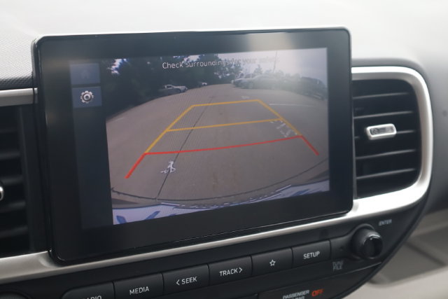 Used 2025 Hyundai Venue SEL FWD image 18
