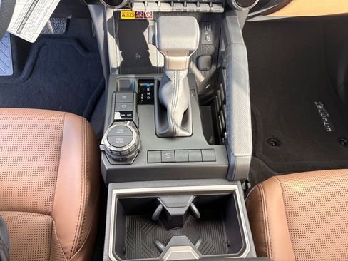 Used 2025 Toyota 4Runner Limited image 18