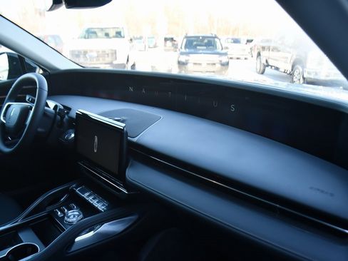 Used 2026 Lincoln Nautilus Premier w/ Equipment Group 102A image 15