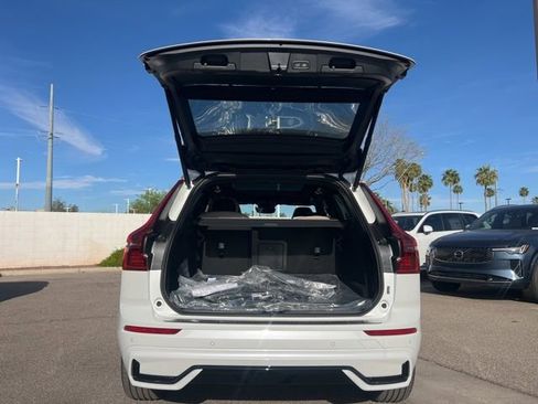 New 2026 Volvo XC60 B5 Plus w/ Climate Package PRO AWD/4WD image 26