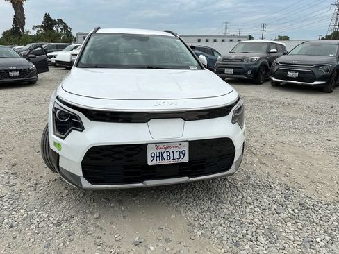 Certified 2023 Kia Niro Wind FWD image 8