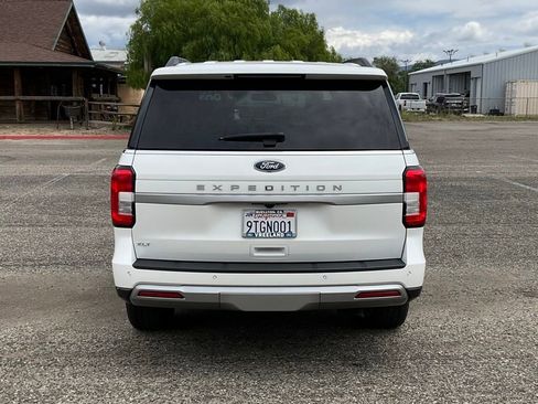 Used 2024 Ford Expedition XLT RWD image 5