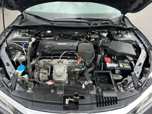 Used 2017 Honda Accord LX image 30
