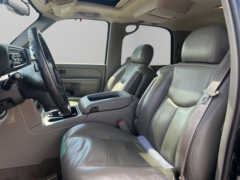 Used 2005 Chevrolet Tahoe Z71 w/ Preferred Equipment Group AWD/4WD image 14