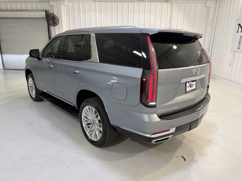 Used 2025 Cadillac Escalade Premium Luxury AWD/4WD image 27