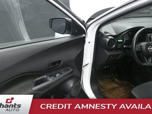 Used 2024 Nissan Kicks S FWD image 15