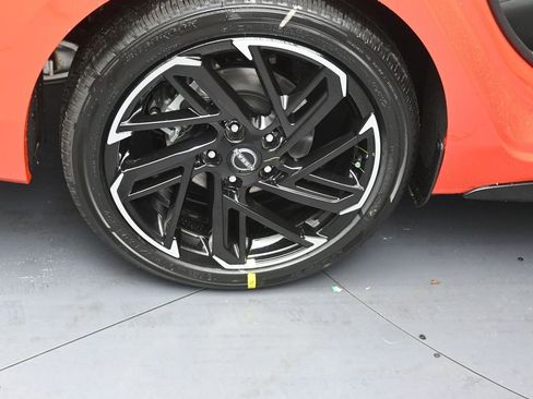 New 2026 Nissan Sentra SR w/ Floor Mat Package FWD image 5