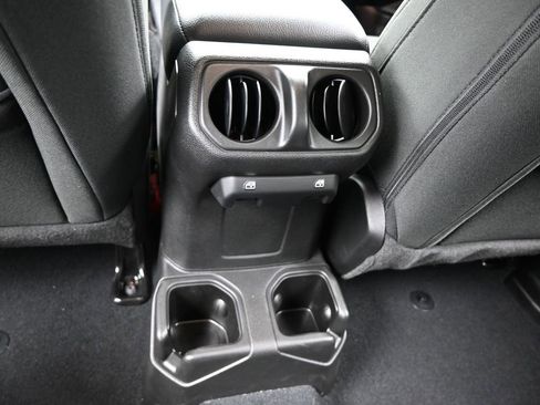 Used 2022 Jeep Wrangler Unlimited Sport image 34