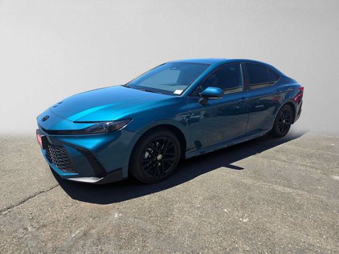 Used 2026 Toyota Camry SE w/ Convenience Package FWD image 7