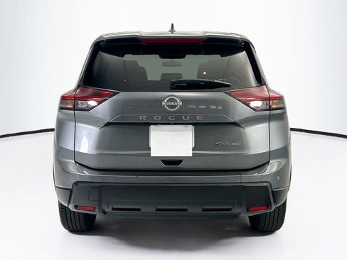 Used 2024 Nissan Rogue SV AWD/4WD image 6
