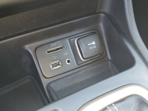 Used 2015 Jeep Cherokee Latitude image 23