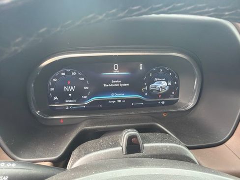 Used 2023 Chevrolet Tahoe High Country w/ Advanced Technology Package AWD/4WD image 14
