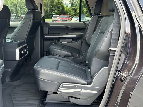 Used 2024 Ford Expedition Max XLT RWD image 16