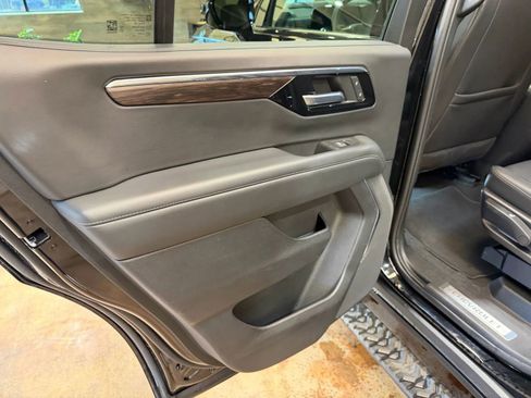 Used 2025 Chevrolet Tahoe Z71 image 14