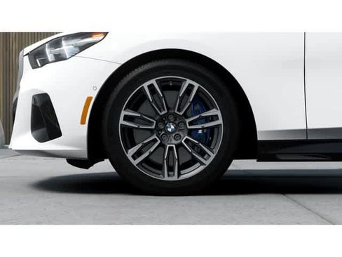 New 2026 BMW 540i xDrive w/ M Sport Package AWD/4WD image 7