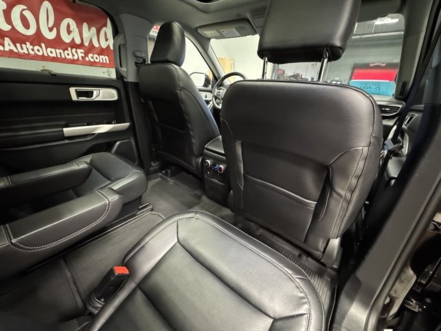 Used 2023 Ford Explorer Limited w/ Limited Technology Package AWD/4WD image 17