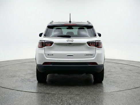 Used 2025 Jeep Compass Limited AWD/4WD image 7