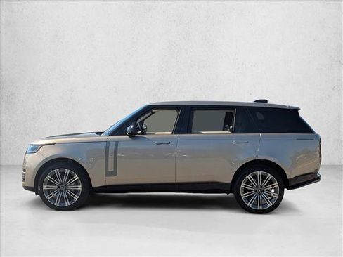 Used 2025 Land Rover Range Rover Long Wheelbase SE AWD/4WD image 9
