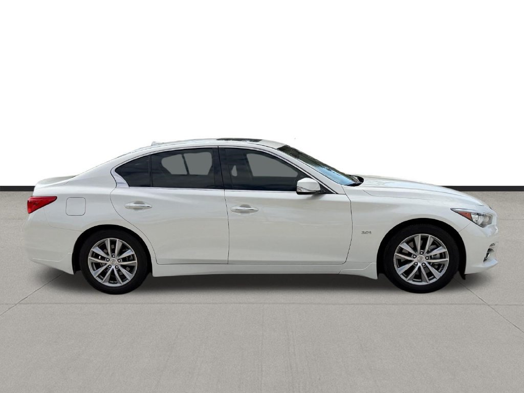 Used 2016 INFINITI Q50 3.0t Premium w/ 3.0T Premium Plus Package RWD image 4