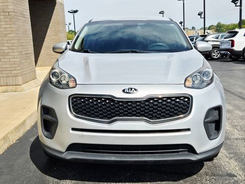 Used 2019 Kia Sportage LX image 2