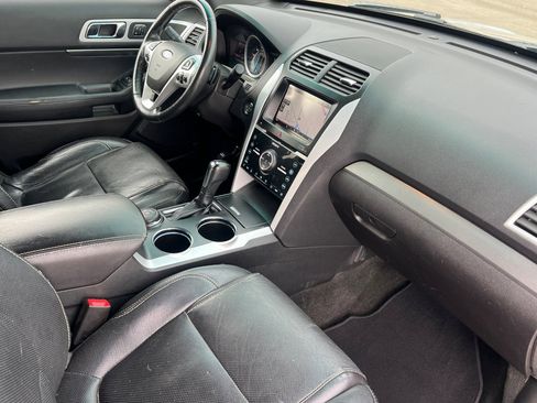 Used 2013 Ford Explorer Sport w/ Class III Trailer Tow Pkg image 14