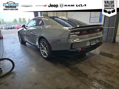 Used 2025 Dodge Charger Daytona Scat Pack w/ Track Pack AWD/4WD image 9