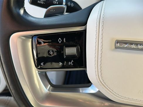 Certified 2023 Land Rover Range Rover SE image 13