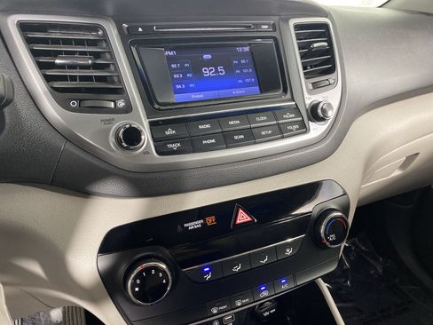 Used 2018 Hyundai Tucson SE AWD/4WD image 32