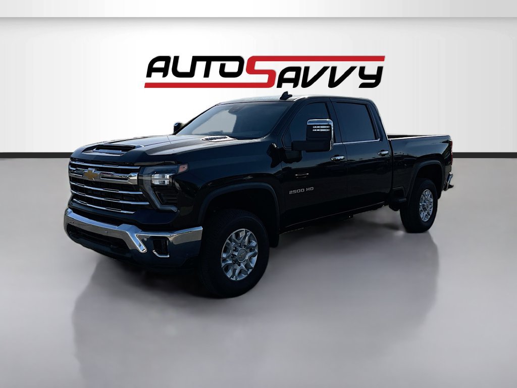 Used 2025 Chevrolet Silverado 2500 LTZ w/ LTZ Plus Package AWD/4WD image 3