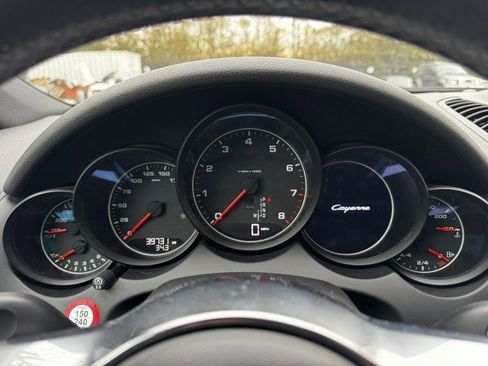 Used 2016 Porsche Cayenne w/ Premium Package image 25