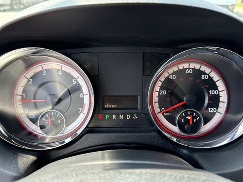 Used 2019 Dodge Grand Caravan SE FWD image 21