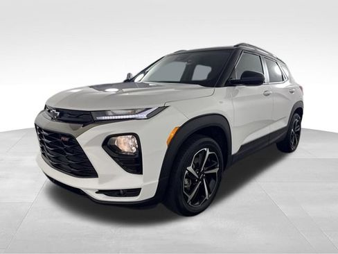 Used 2023 Chevrolet TrailBlazer RS w/ Convenience Package AWD/4WD image 3