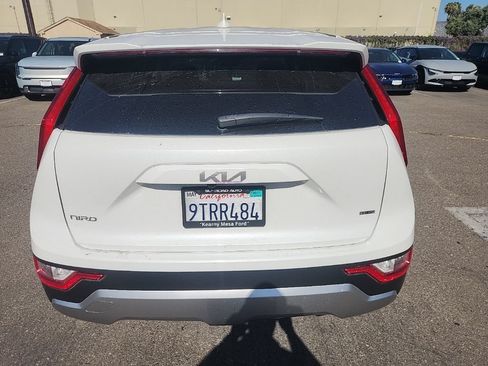 Certified 2025 Kia Niro LX FWD image 12