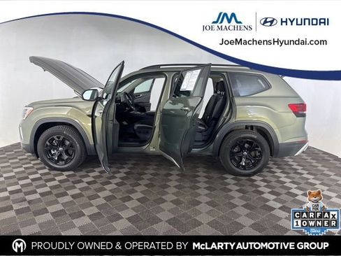 Used 2024 Volkswagen Atlas Peak Edition SE image 9