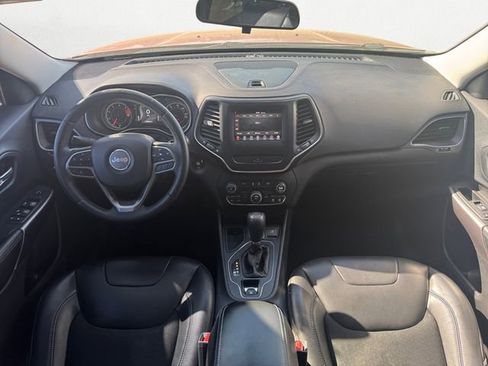 Used 2019 Jeep Cherokee Latitude Plus image 10