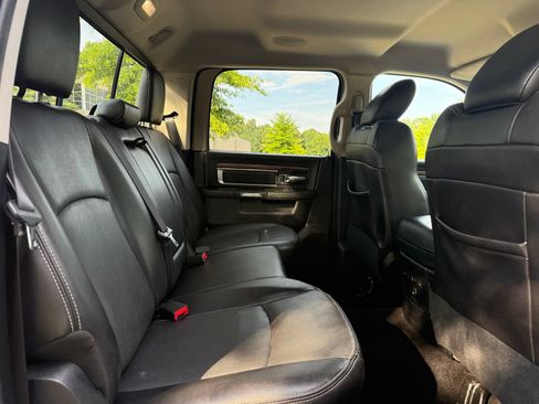 Used 2016 RAM 1500 Laramie AWD/4WD image 37